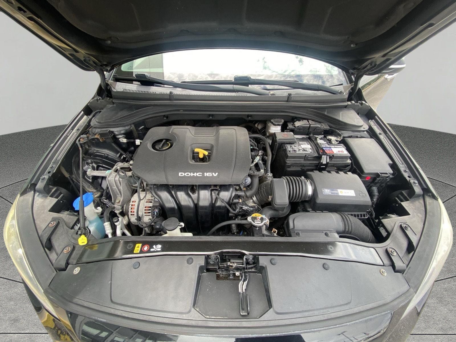 Used 2017 Hyundai Elantra Limited FWD image 12