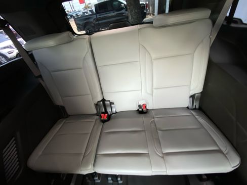 Used 2022 GMC Yukon SLT w/ SLT Luxury Package image 25