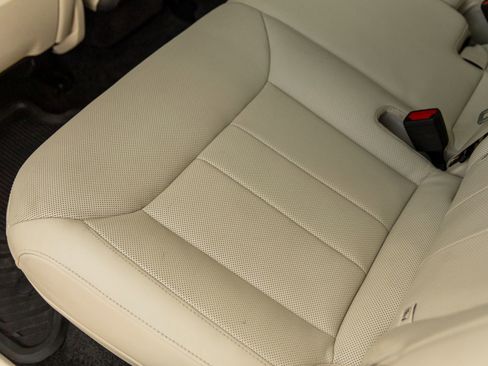 Used 2023 Land Rover Range Rover SE image 32