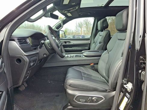 New 2026 Jeep Grand Wagoneer L Limited image 10