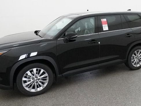 New 2026 Toyota Grand Highlander Platinum image 2