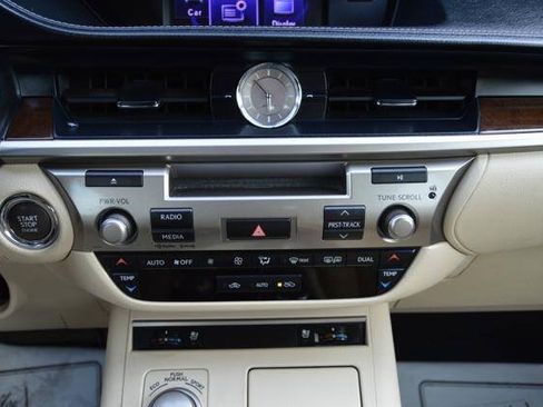 Used 2014 Lexus ES 350 w/ Premium Package FWD image 23
