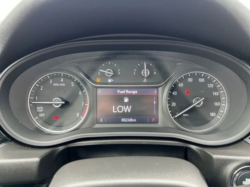 Used 2019 Buick Regal Essence w/ Driver Confidence Package I image 20