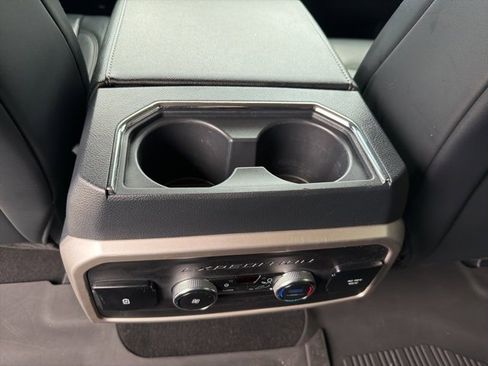 Used 2024 Ford Expedition XLT image 33