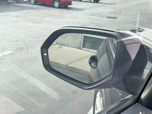 Used 2021 Volkswagen Atlas Cross Sport SE w/ Panoramic Sunroof Package image 28