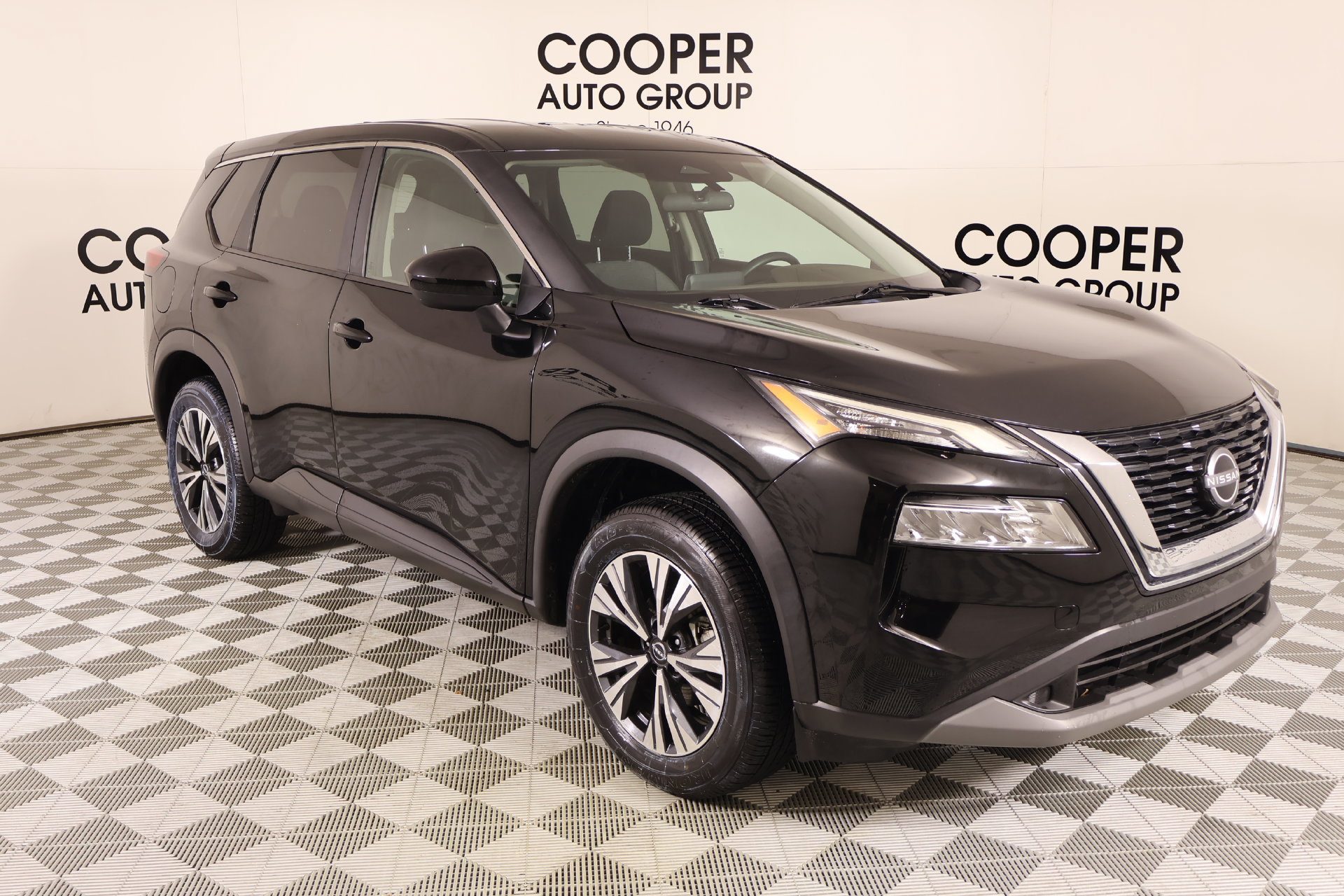 Used 2023 Nissan Rogue SV FWD image 1