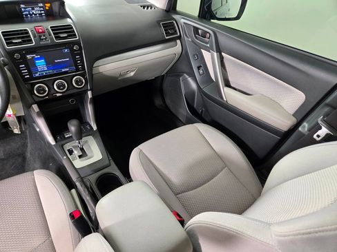 Used 2018 Subaru Forester 2.5i Premium AWD/4WD image 18