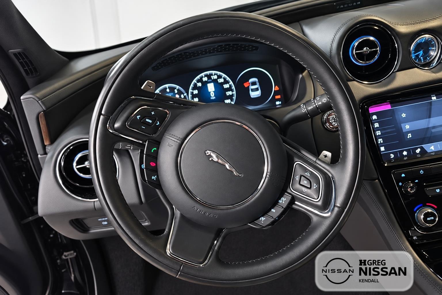 Used 2019 Jaguar XJ AWD image 10