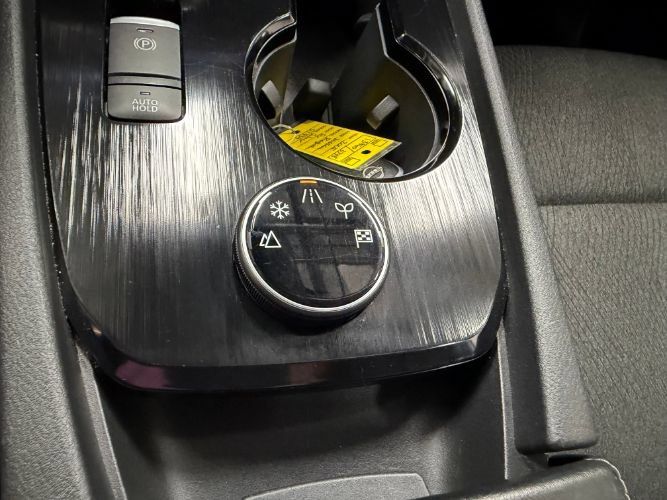 Used 2025 Nissan Rogue SV AWD/4WD image 27