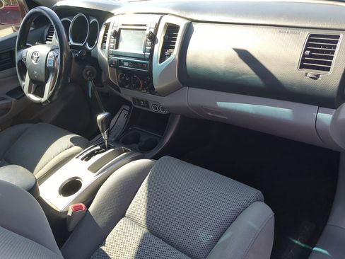 Used 2013 Toyota Tacoma PreRunner image 41