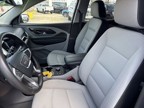 Used 2024 GMC Terrain SLE w/ Driver Convenience Package image 5