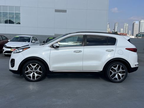 Used 2019 Kia Sportage SX image 3