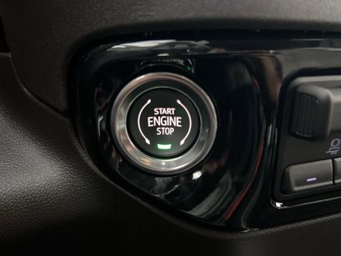 Used 2025 GMC Sierra 1500 SLT w/ SLT Premium Plus Package image 16