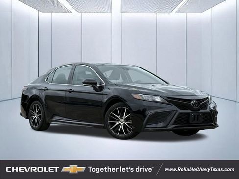 Used 2023 Toyota Camry SE FWD image 1