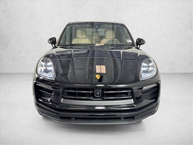 Used 2026 Porsche Macan AWD/4WD image 6