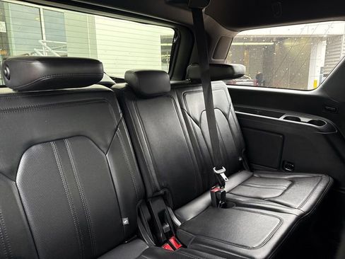 Used 2020 Ford Expedition Limited w/ Special Edition Package AWD/4WD image 9