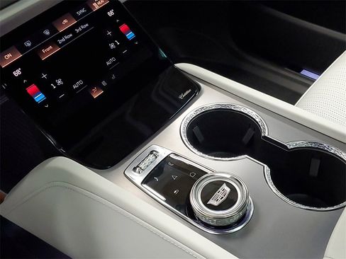 New 2026 Cadillac Vistiq Sport w/ LPO, Floor Liner Package image 17