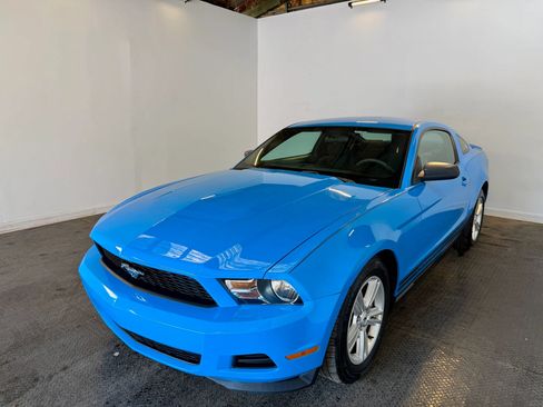 Used 2011 Ford Mustang Coupe w/ 101A Rapid Spec Order Code RWD image 4