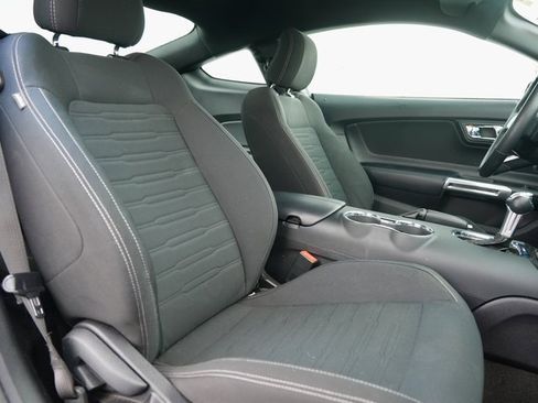 Used 2017 Ford Mustang GT image 9