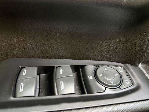 Used 2022 Chevrolet Silverado 1500 Custom w/ Safety Confidence Package image 25