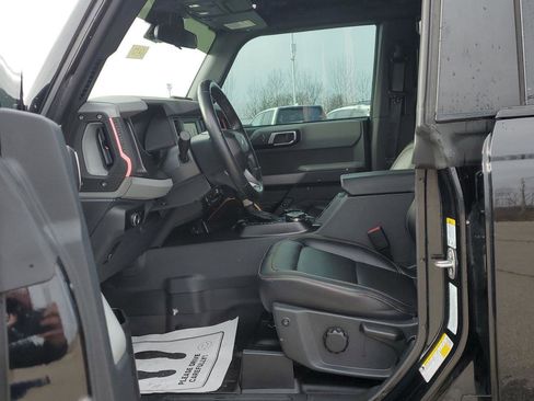 Used 2023 Ford Bronco Badlands image 29
