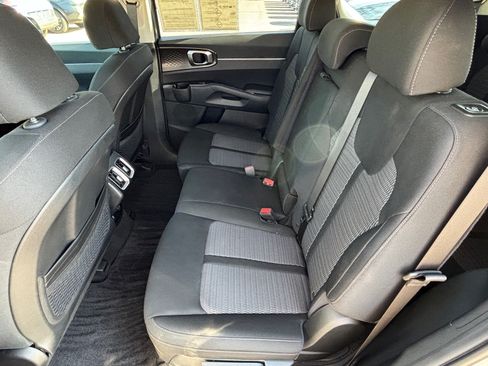 Certified 2023 Kia Sorento LX FWD image 26