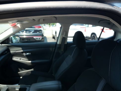 Used 2020 Nissan Sentra SV FWD image 11