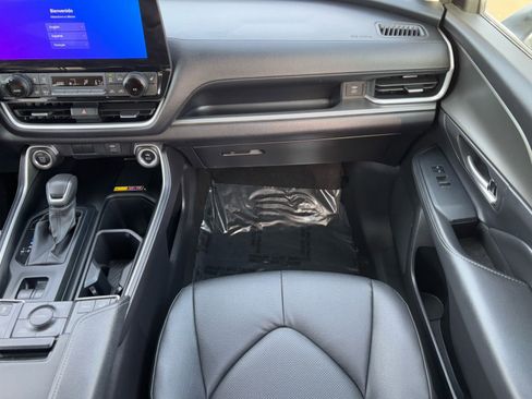 Certified 2025 Toyota Grand Highlander AWD image 18