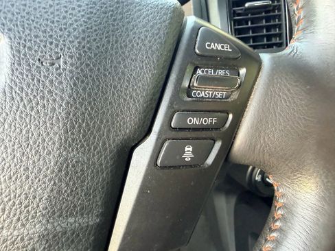 Used 2021 Nissan Titan PRO-4X w/ Pro-4x Convenience Package image 15