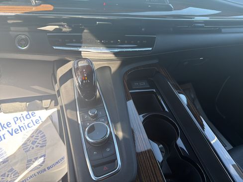 Certified 2021 Cadillac Escalade Premium Luxury w/ LPO, Illumination Package image 19