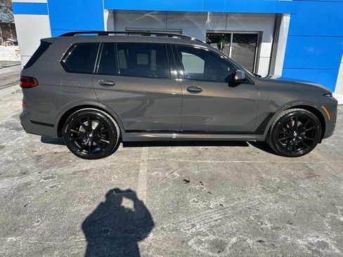 Used 2024 BMW X7 xDrive40i w/ Executive Package image 4