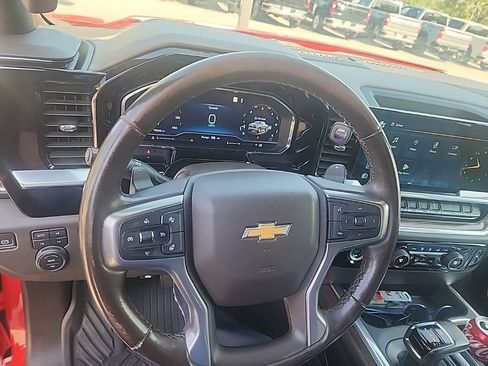 Used 2022 Chevrolet Silverado 1500 LT AWD/4WD image 6