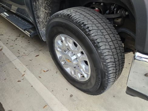 Used 2024 Chevrolet Silverado 2500 LTZ w/ LTZ Convenience Package image 6