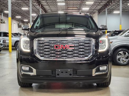 Used 2019 GMC Yukon Denali w/ Denali Ultimate Package image 2