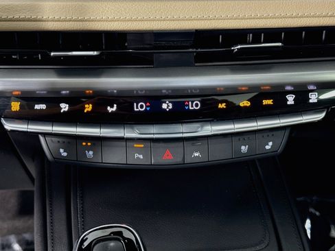 Used 2024 Cadillac XT4 Premium Luxury FWD image 18
