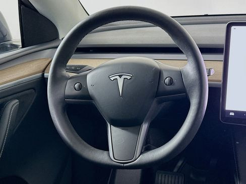 Used 2023 Tesla Model Y Long Range AWD/4WD image 17