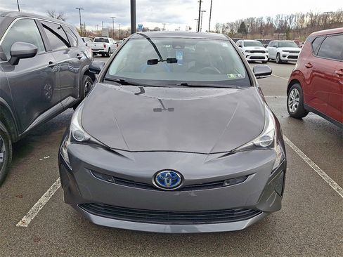 Used 2017 Toyota Prius Two image 2