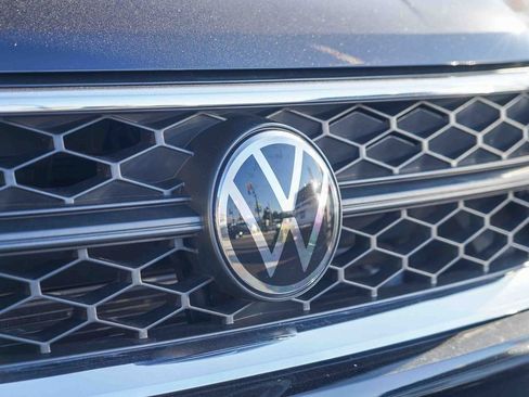 Used 2023 Volkswagen Taos SE image 11