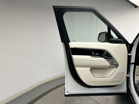 New 2026 Land Rover Range Rover SE AWD/4WD image 17