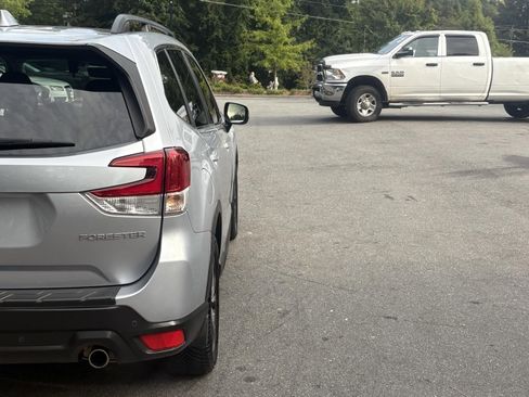 Used 2020 Subaru Forester Limited w/ Popular Package #3 image 9