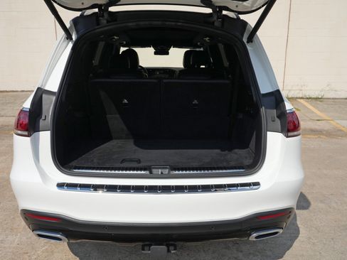 Used 2023 Mercedes-Benz GLS 450 4MATIC w/ AMG Line Exterior image 10