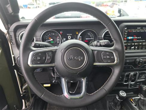 Used 2023 Jeep Wrangler Unlimited Sahara AWD/4WD image 14