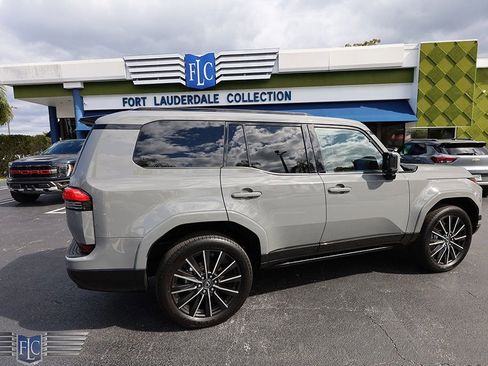 Used 2025 Lexus GX 550 image 5