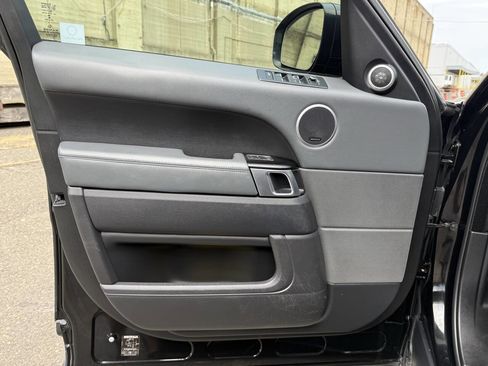 Used 2015 Land Rover Range Rover Sport HSE image 29