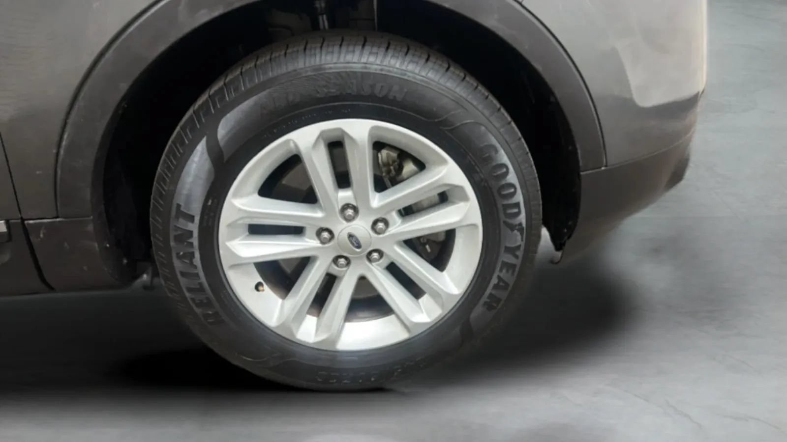 Used 2015 Ford Explorer XLT FWD image 23