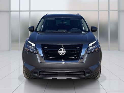 New 2025 Nissan Pathfinder SV image 9