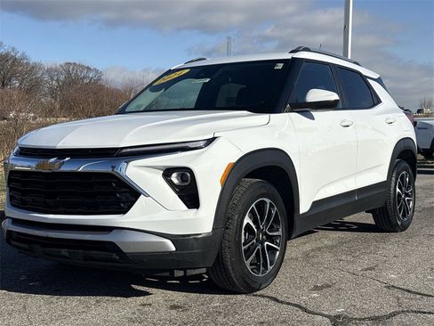 Used 2024 Chevrolet TrailBlazer LT image 4