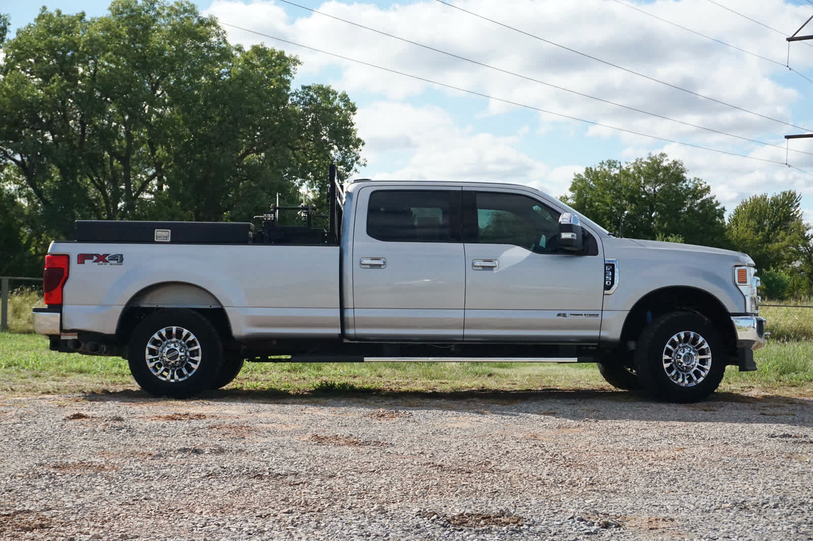 Used 2022 Ford F350 XLT w/ XLT Premium Package AWD/4WD image 2