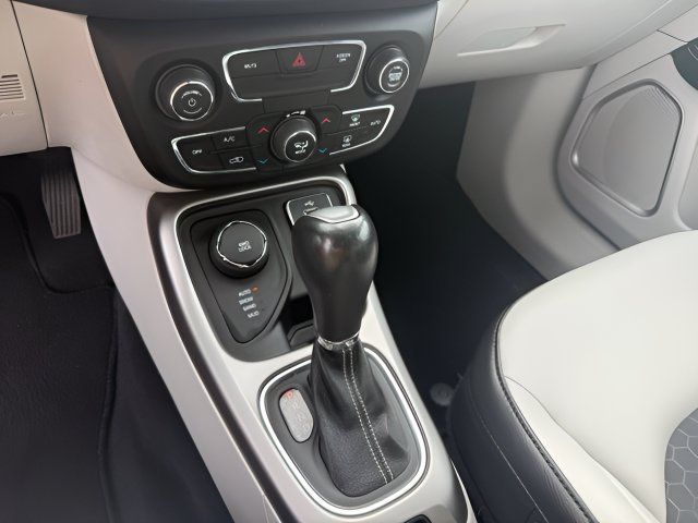 Used 2017 Jeep Compass Latitude w/ Popular Equipment Group AWD/4WD image 24