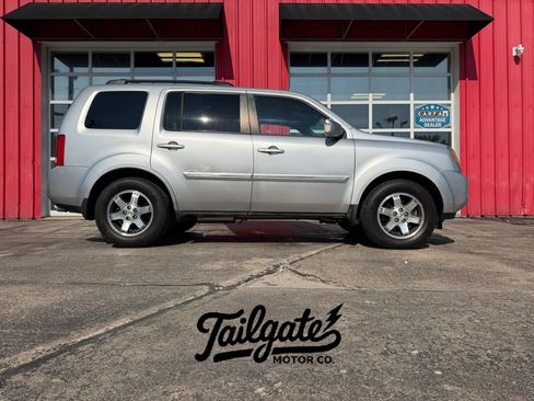 Used 2011 Honda Pilot Touring image 1